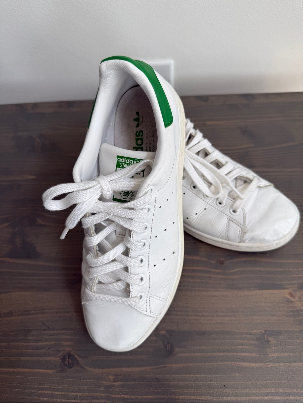 Adidas Stan Smith sneakers
8.5